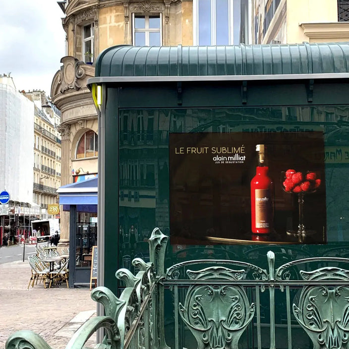 Alain-Milliat-s-est-invité-dans-les-rues-de-Paris Alain Milliat