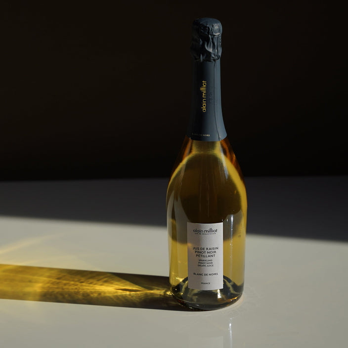 Pinot Noir Pétillant : Une expérience raffinée et sans alcool par Alain Milliat