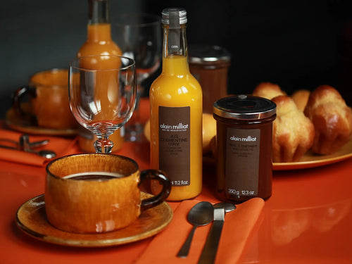 exemple d'un petit-déjeuner avec le jus clémentine corse Alain Milliat et la pâte à tartiner noire noisette 
