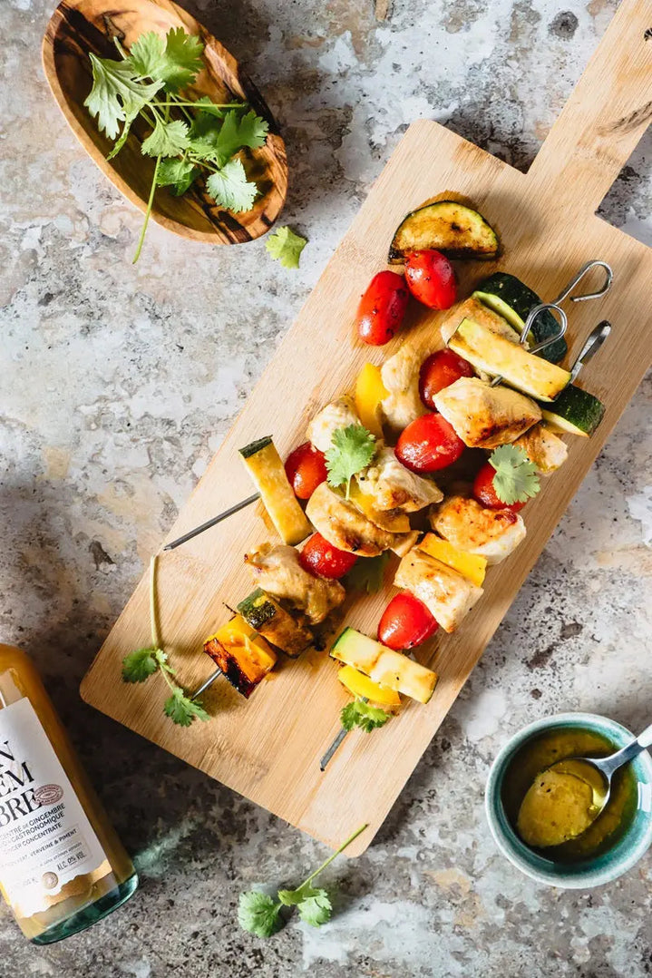 Du poulet mariné dans notre concentré au gingembre et mis en brochette