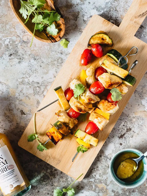 Du poulet mariné dans notre concentré au gingembre et mis en brochette