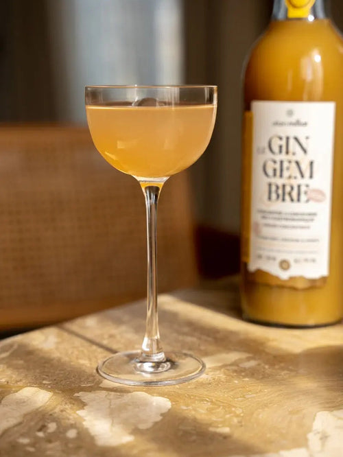 Mocktail à base de sirop de lavande, soda pêche-jasmin et Le Gingembre