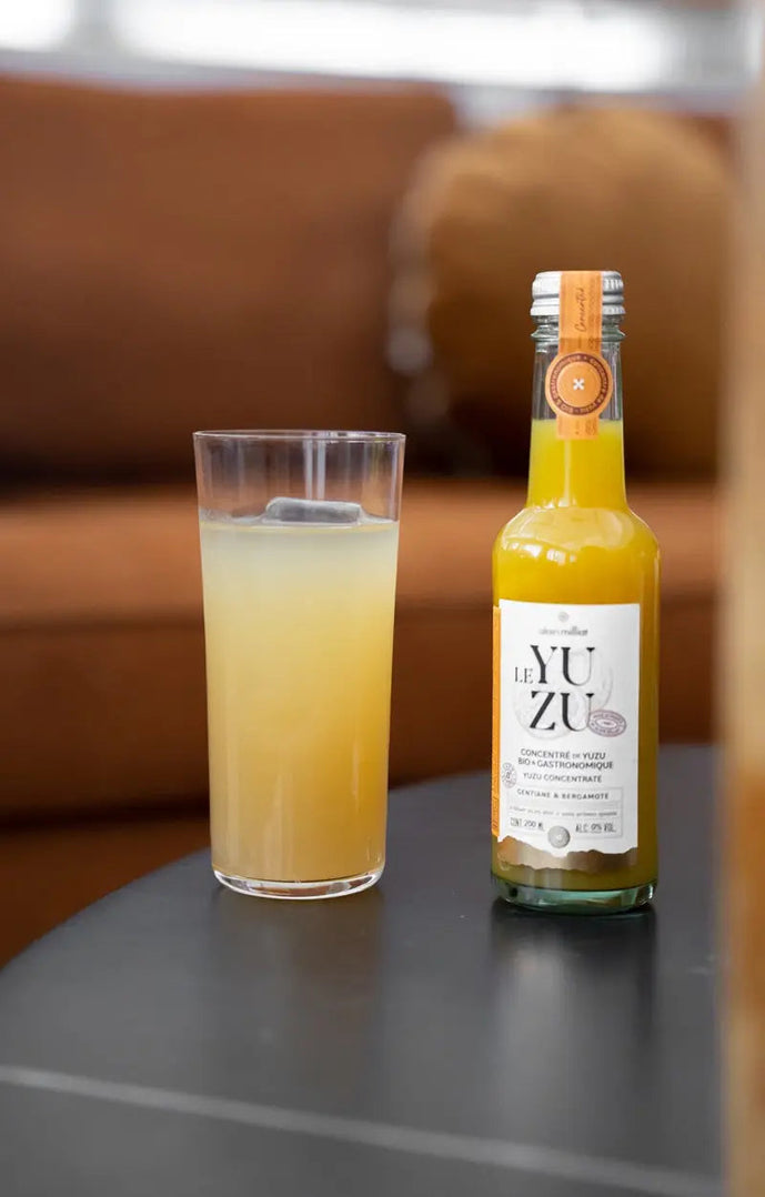 Mocktail à base de sirop de coco, bière sans alcool et Le Yuzu