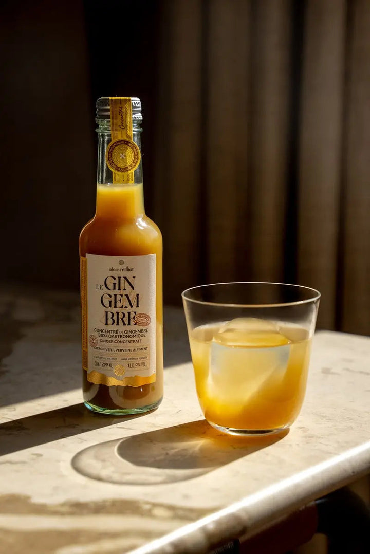 Cocktail jardin de Provence à base de Whisky, miel et Le Gingembre