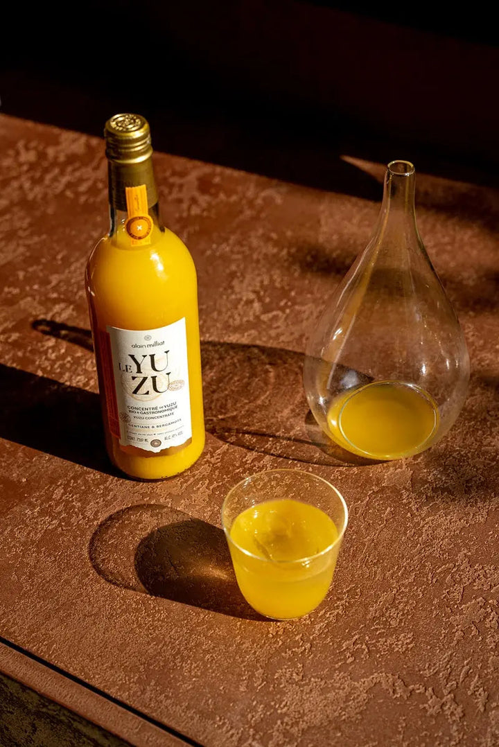 Coctkail à base de Gin, sirop de verveine, bois de santal et Le Gingembre