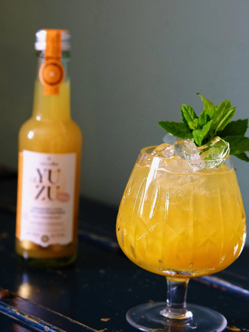 Boisson détox à base de maté, jus de mandarine et Le Yuzu