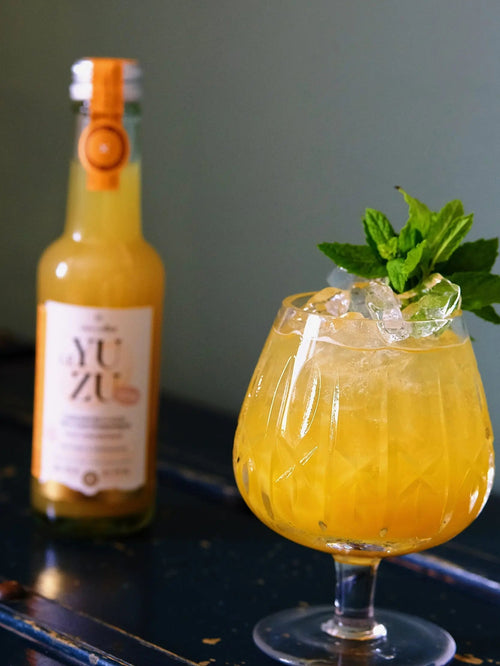 Boisson détox à base de maté, jus de mandarine et Le Yuzu